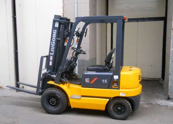 Бензиновый вилочный погрузчик MITSUBIFG35T в Москве фото 17