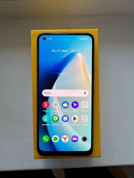 Телефон realme 8