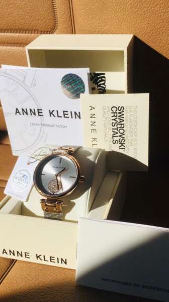 Женские часы Anne Klein с кристаллами Swarovski