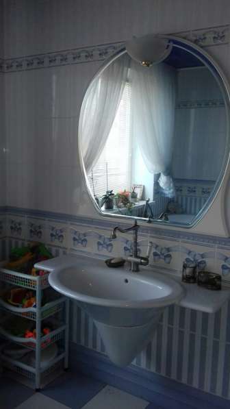 Продам 2-х уровневую квартиру в самом центре Луганска в 