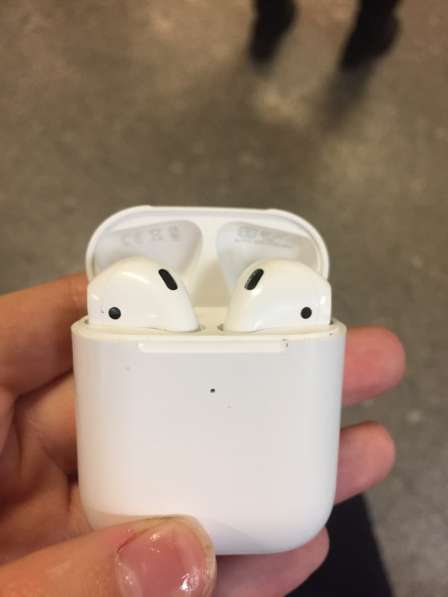 AirPods 2 в Санкт-Петербурге фото 3