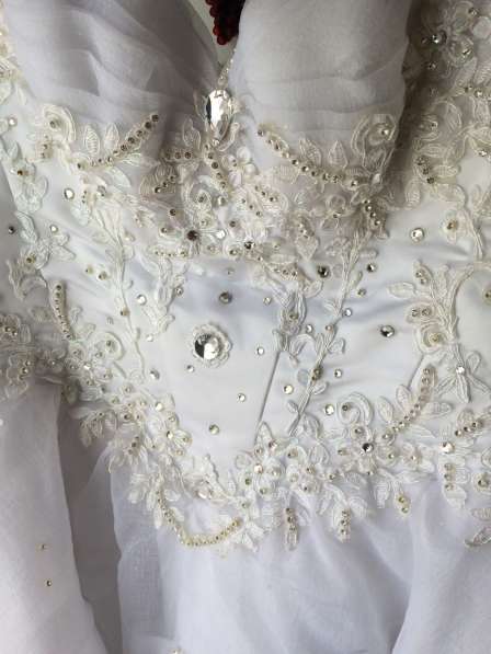 Свадебное платье, перчатки в Омске