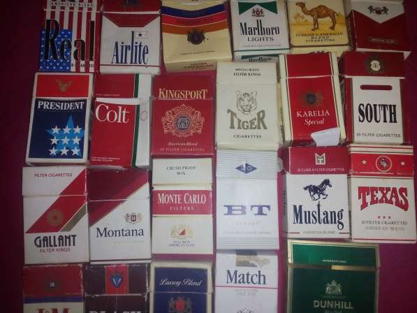 Пустые пачки от сигарет советского периода в 
