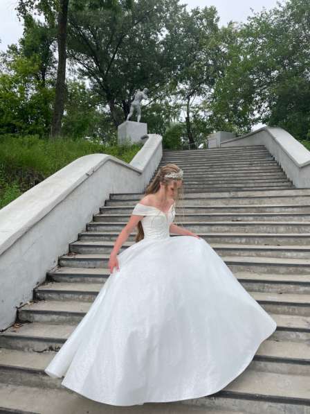Продам выпускное/свадебное платье в идеальном состоянии в Артеме фото 4