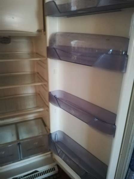 Продам холодильник б /у, можно на запчасти в Чите