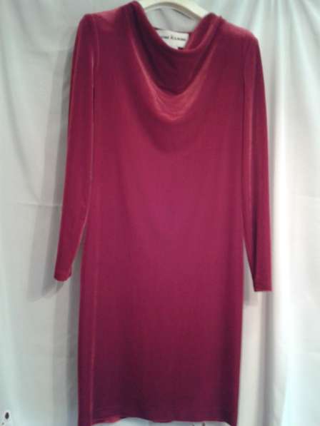Короткое кактельное платье матерьял-панбархат размер 44