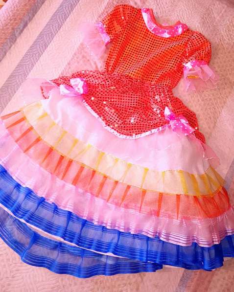 Продам платье на девочек от 4 до 7 лет в Саяногорске фото 3