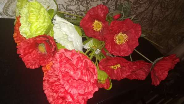 Искусственные цветы: подсолнухи, маки, декор веточки в фото 8
