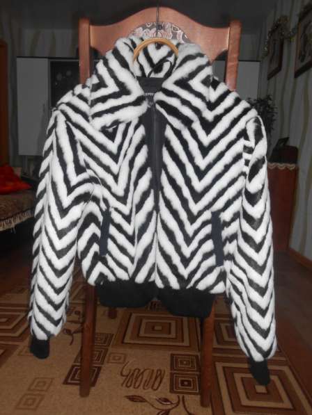 Продам куртку из искусственного меха на молнии, размер 46-48