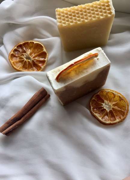 Натуральное мыло из мёда и апельсина с корицей