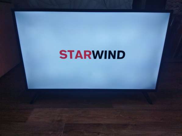 Продам телевизор starwindt