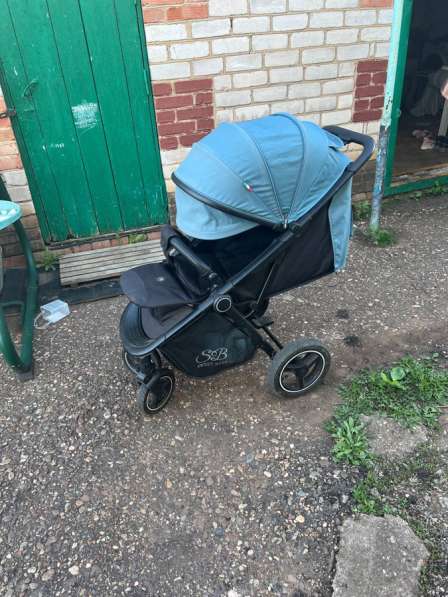 Коляска прогулочная