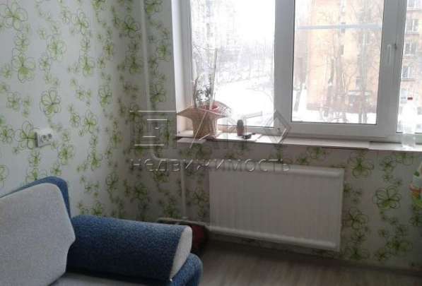 Сдам двухкомнатную квартиру в Санкт-Петербурге. Жилая площадь 45 кв.м. Этаж 3. Есть балкон.