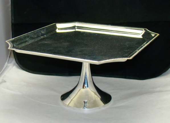 Столик подставка зеркальная (W703)