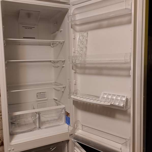 Холодильник INDESIT DF 5200 W в Химках фото 3
