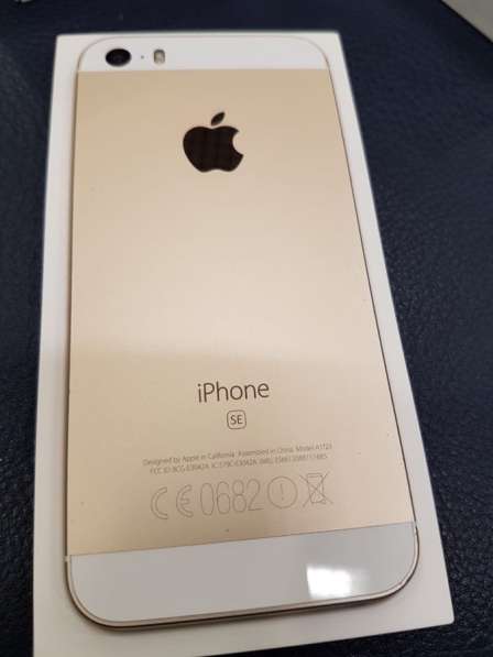 IPhone SE 32Gd Gold в Москве фото 5