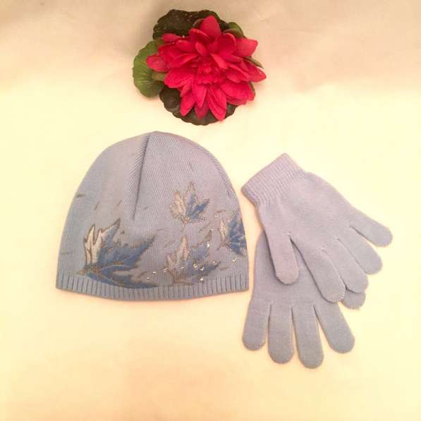 Новая шапка и перчатки в подарок