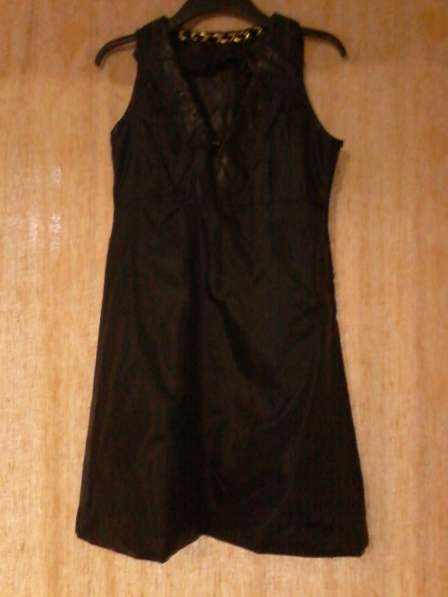 Дёшево продам красивое чёрное платье(кожзам) в хорошем сост! в 