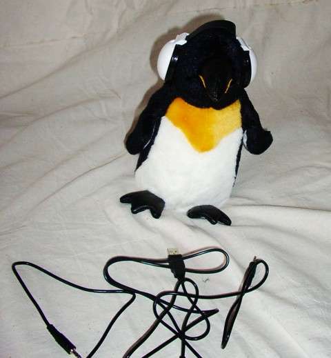 Пингвин – усилитель, танцует под музыку 24 см плюшевый