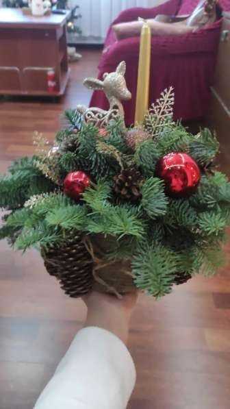 Композиция из живой ели в Москве фото 11