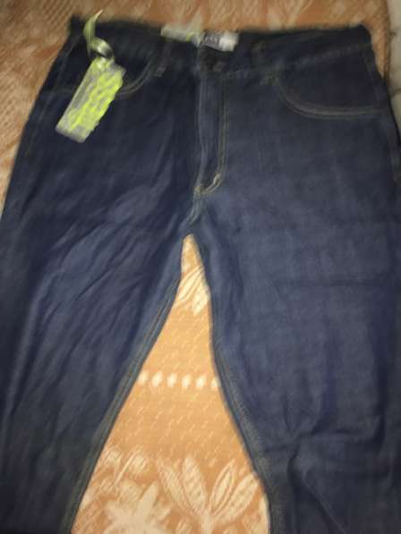Продам джинсы мужские в Хабаровске