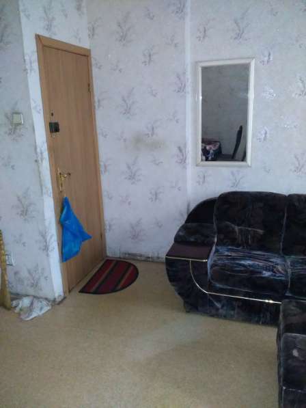 Продам комнату в трехкомнатной квартире в Калининграде