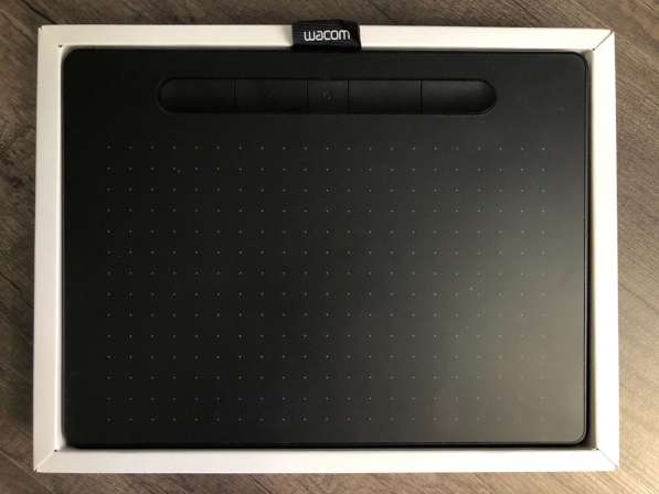 Графический планшет Wacom Intuos M Bluetooth в Екатеринбурге