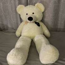 Большой плюшевый мишка, в Ижевске