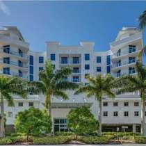 Великолепная квартира в Авентуре с видом на канал, в г.Aventura