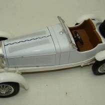 Мерседес масштабная модель 1/18 (V439), в Москве
