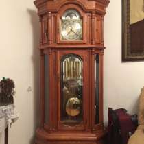 Немецкие напольные часы из красного дерево, в г.Баку