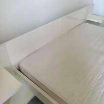 Спальный гарнитур 390€ шкаф + кровать + матрас, в г.Канны