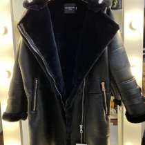 Дублёнка Balenciaga, в Москве