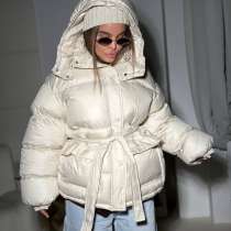 Куртка новая, модная очень красивая, теплая размер 46-48, в Москве