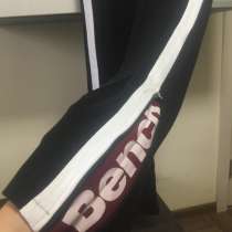 Новые спортивные штаны фирмы Bench, размер 42-44,цена 1000 р, в Балашихе