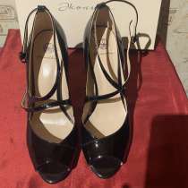 Туфли Эконика кожа лак 39 размер, надевались пару раз, в Санкт-Петербурге