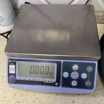 Весы, в Москве