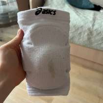 Наколенники волейбольные оригинальные asics, в Калининграде