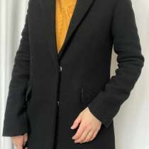 Пальто шерстяное чёрное Bershka 40-42 размер, в Москве