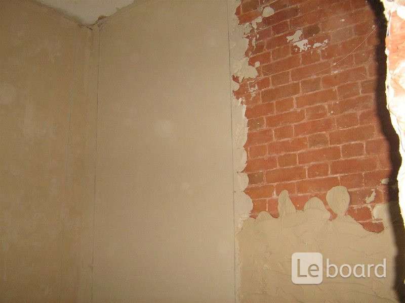 Отделка после штукатурки. Штукатурка и шпаклевка стен. Шпаклёвка стен под покраску. Шпаклевка без штукатурки. Штукатурные работы фото.
