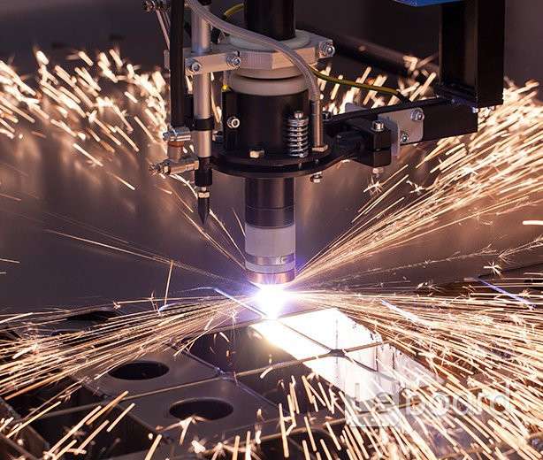 обработка металла. металлообрабатывающая промышленность. механообработка металла. машиностроение и металлообработка. металлообрабатывающая промышленность.